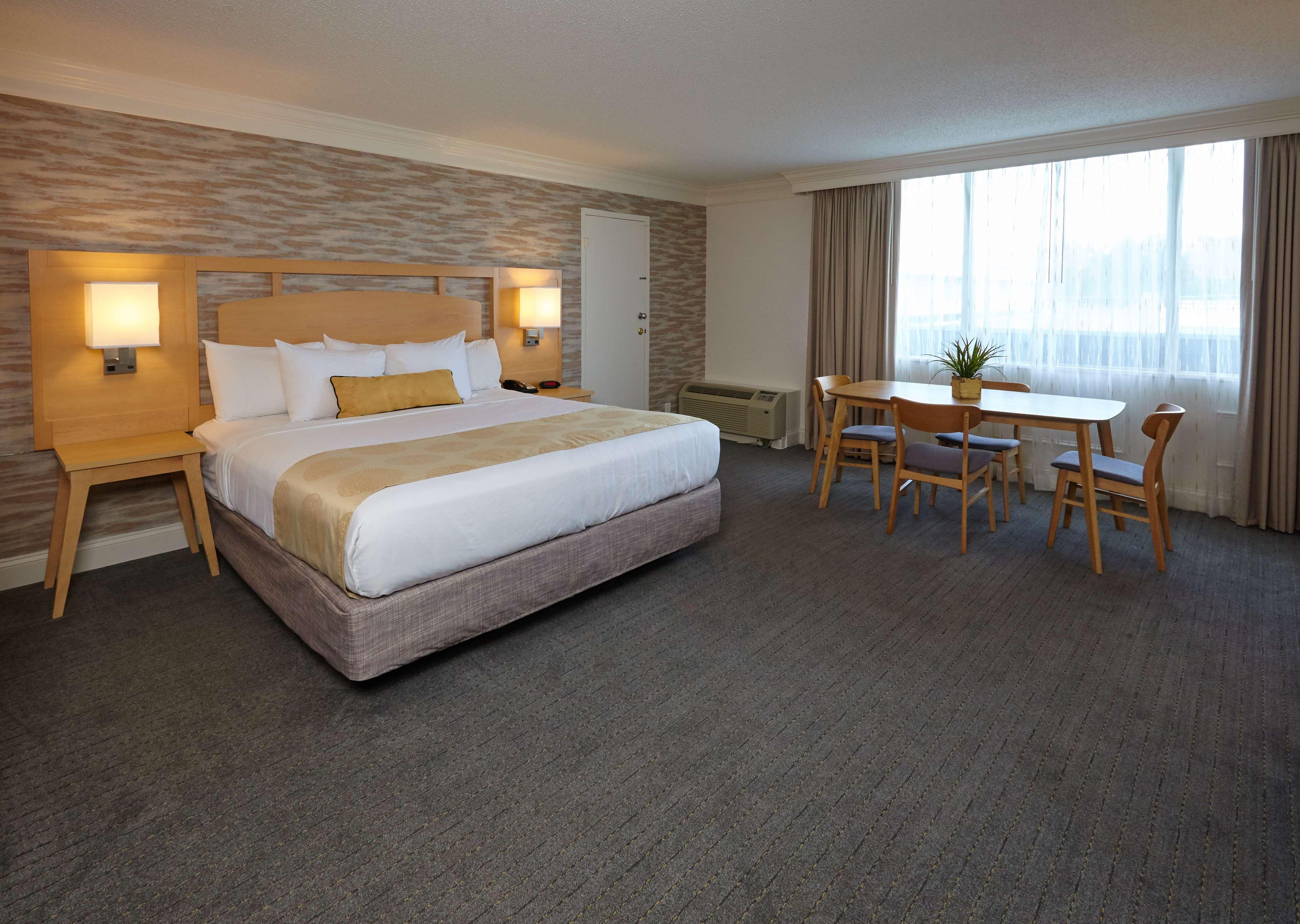 Best Western Plus University Inn Winston-Salem Extérieur photo