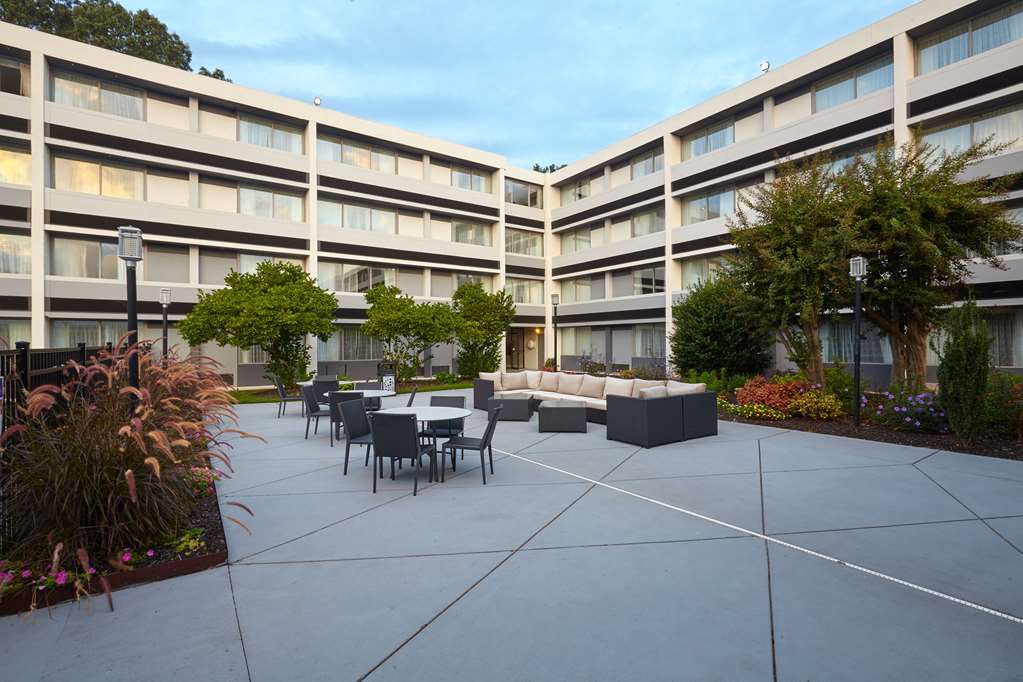 Best Western Plus University Inn Winston-Salem Extérieur photo